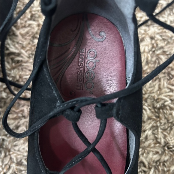 ABEO Biosystem Strappy Corset-Style Black Suede Heels Sz 7.5 N - Picture 9 of 10